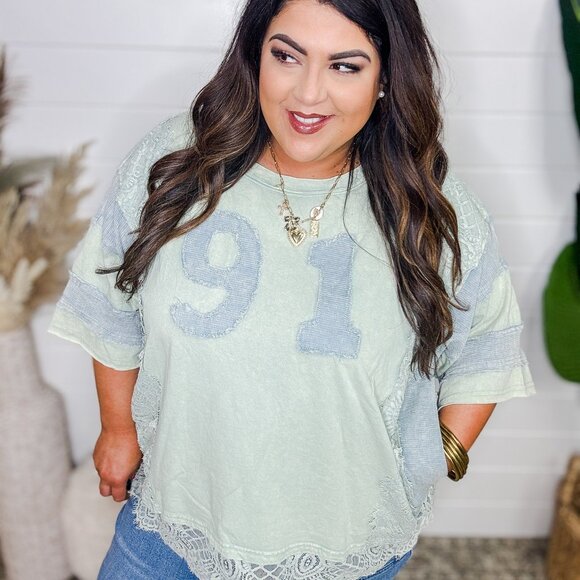 Oli & Hali Top NWT - Picture 2 of 2